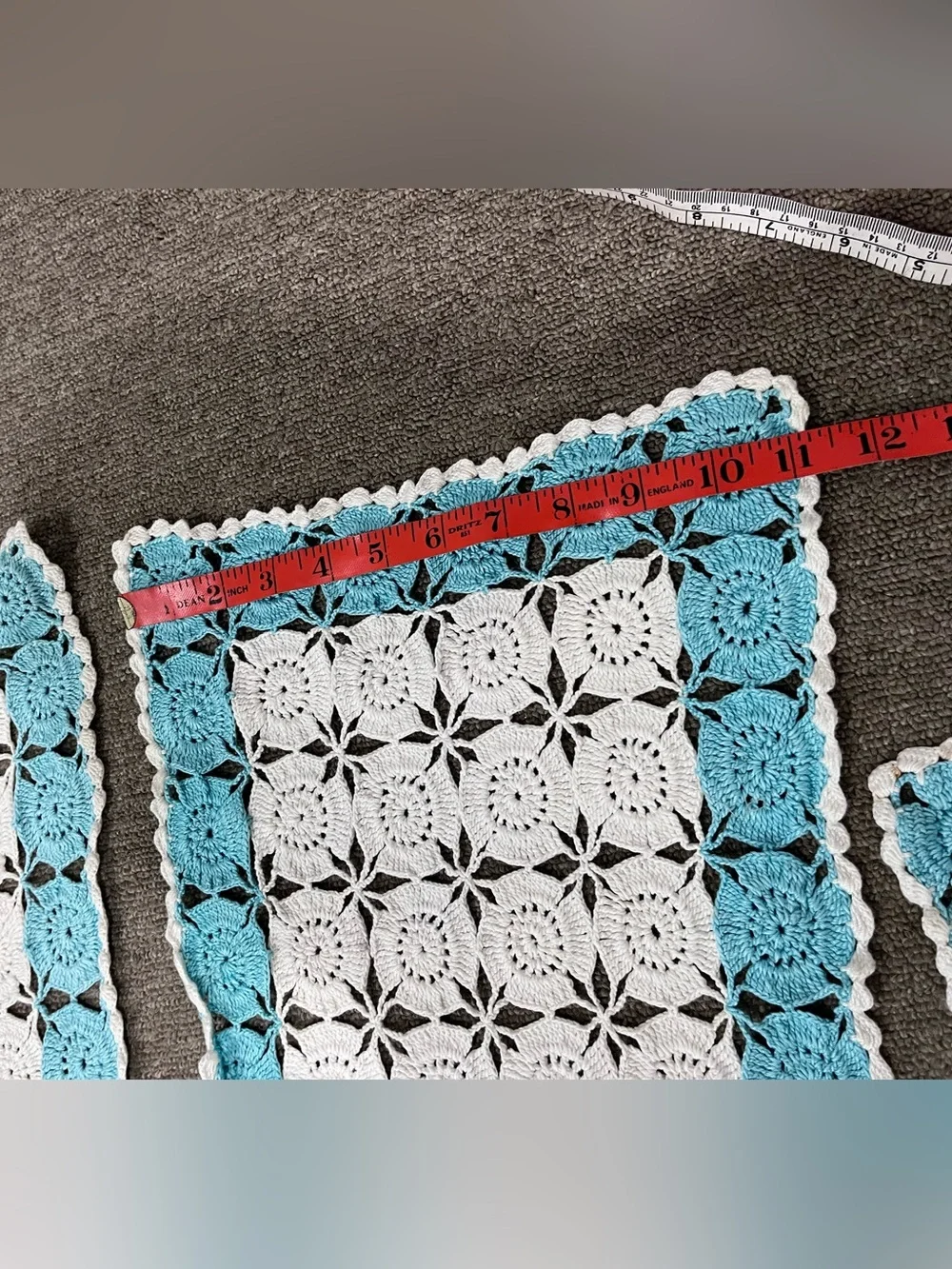 Set of 8 Doilies and Table Runners Teal and White - Picture 5 of 7